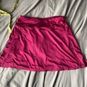 Oalka Athletic Skort Womens Sz M Golf Tennis Pull On Burgundy Athleisure GUC